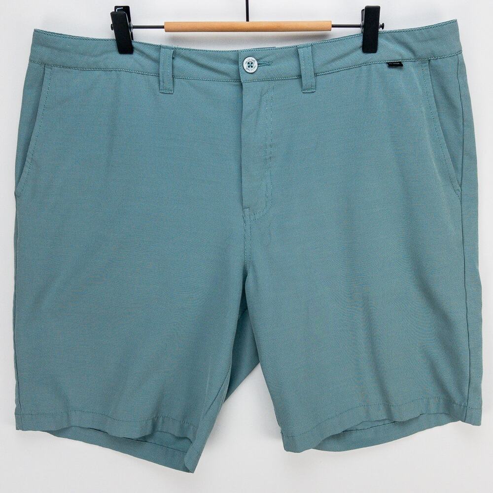 TravisMathew Golf Shorts Men’s 38 Blue-Green Stretch Moisture-Wicking Summer